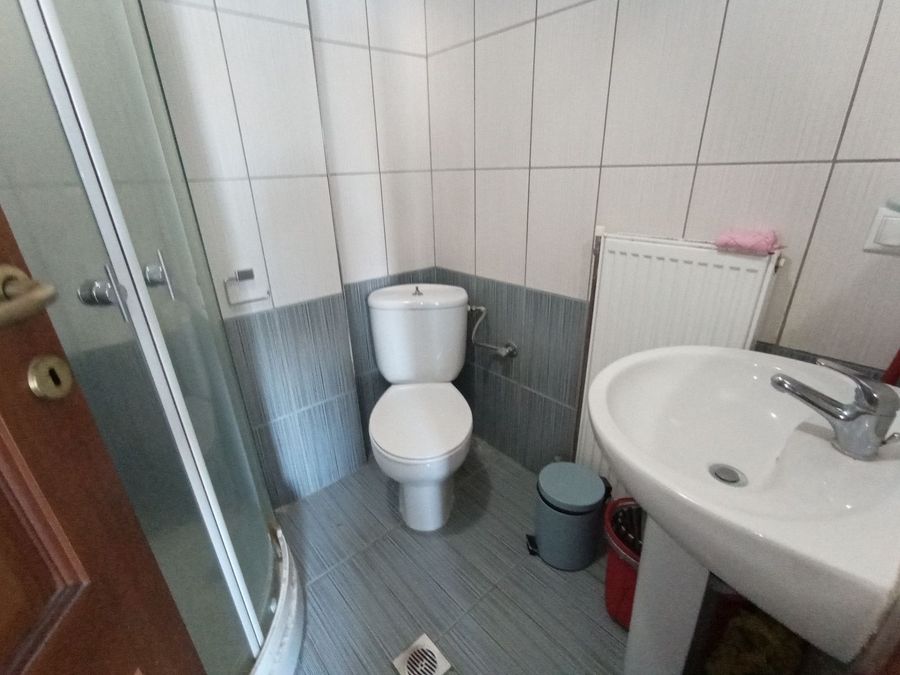 Photo 352774431