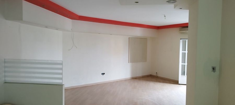 Photo 352777881