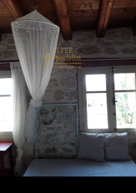 Photo 352838715
