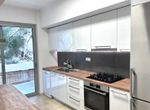 Photo 352862343