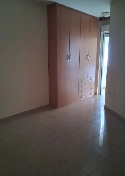 Photo 352986219