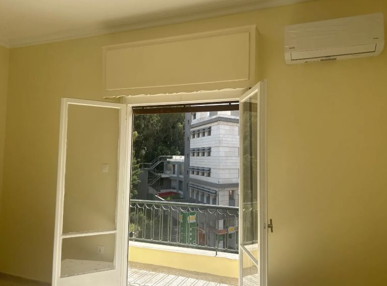 Photo 353098338