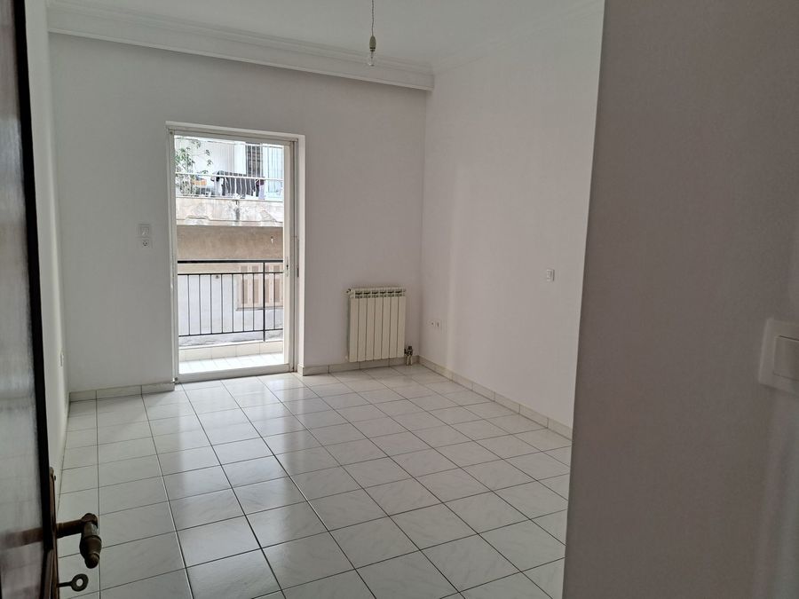 Photo 353099181
