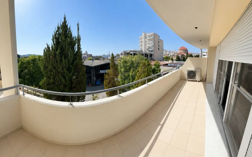 Photo 353233335