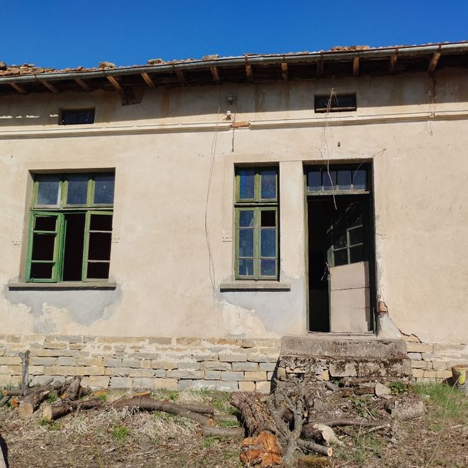 Photo 353373075