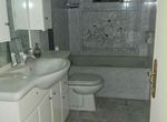 Photo 353375979