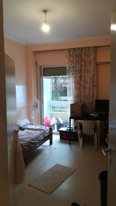 Photo 353445915