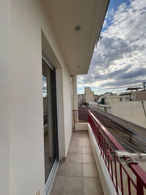 Photo 353805231