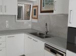 Photo 353857482