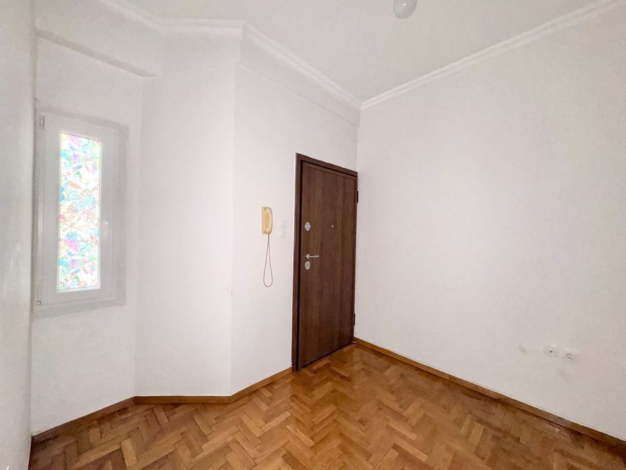 Photo 354169092