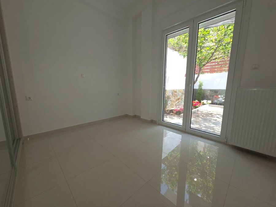 Photo 354323769