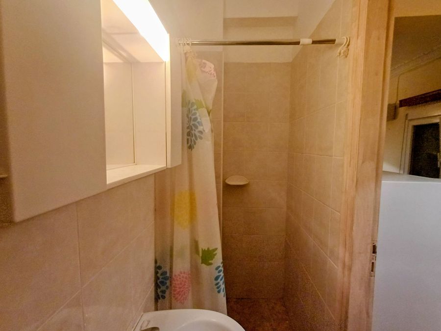 Photo 354401190