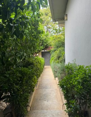 Photo 354868347