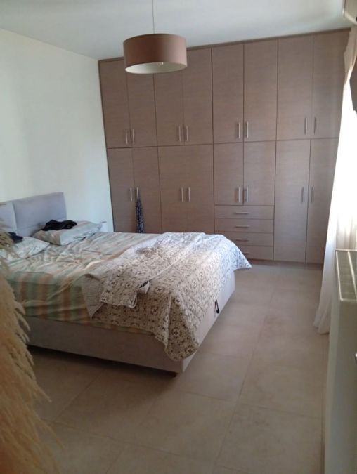 Photo 355576104