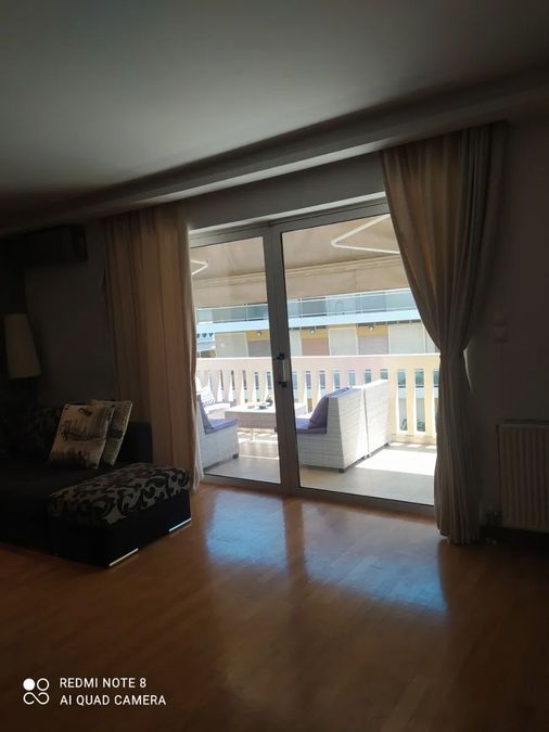 Photo 355841523