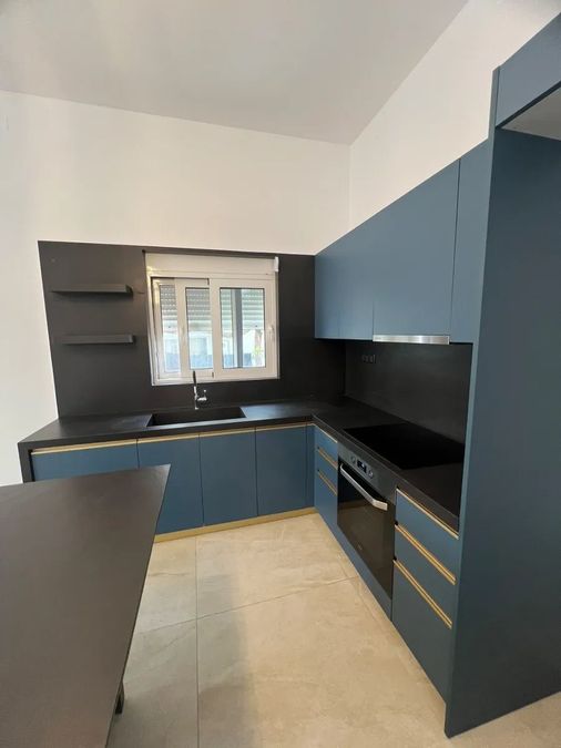 Photo 355844301
