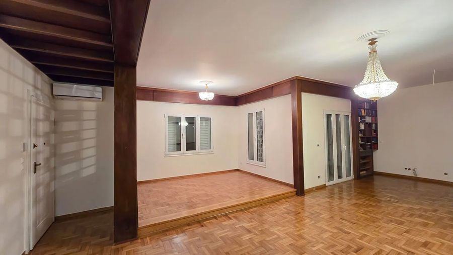 Photo 355852431