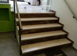 Photo 356217144