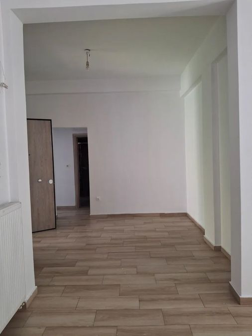 Photo 356425221