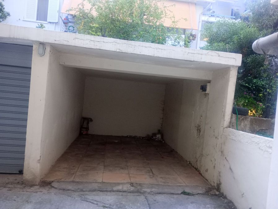 Photo 356537574