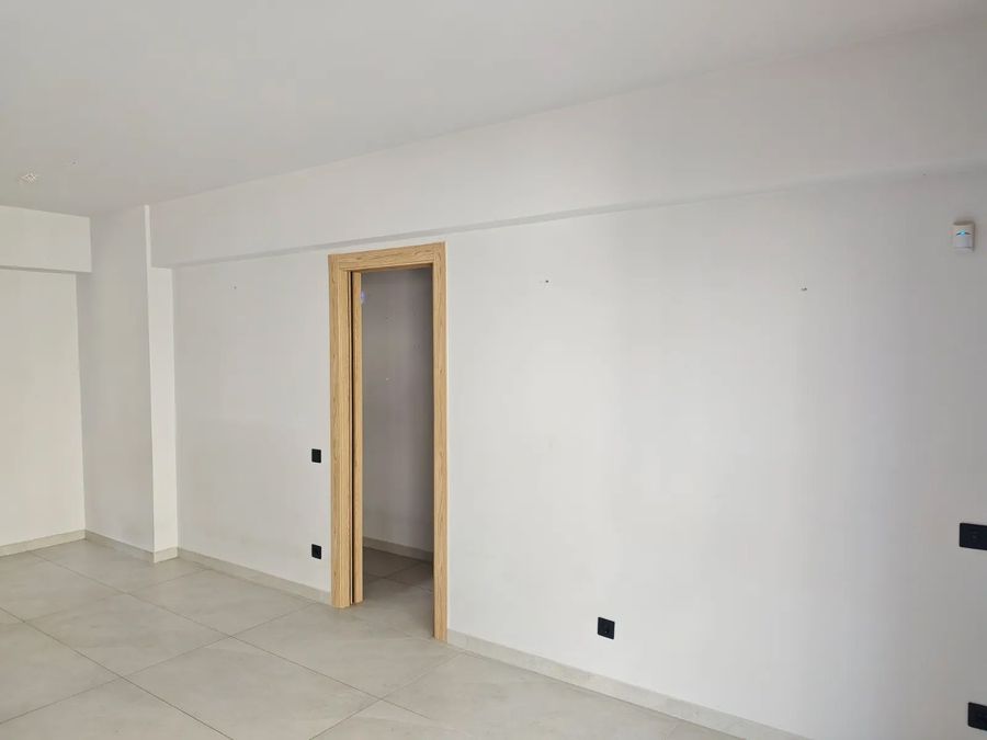 Photo 356742294