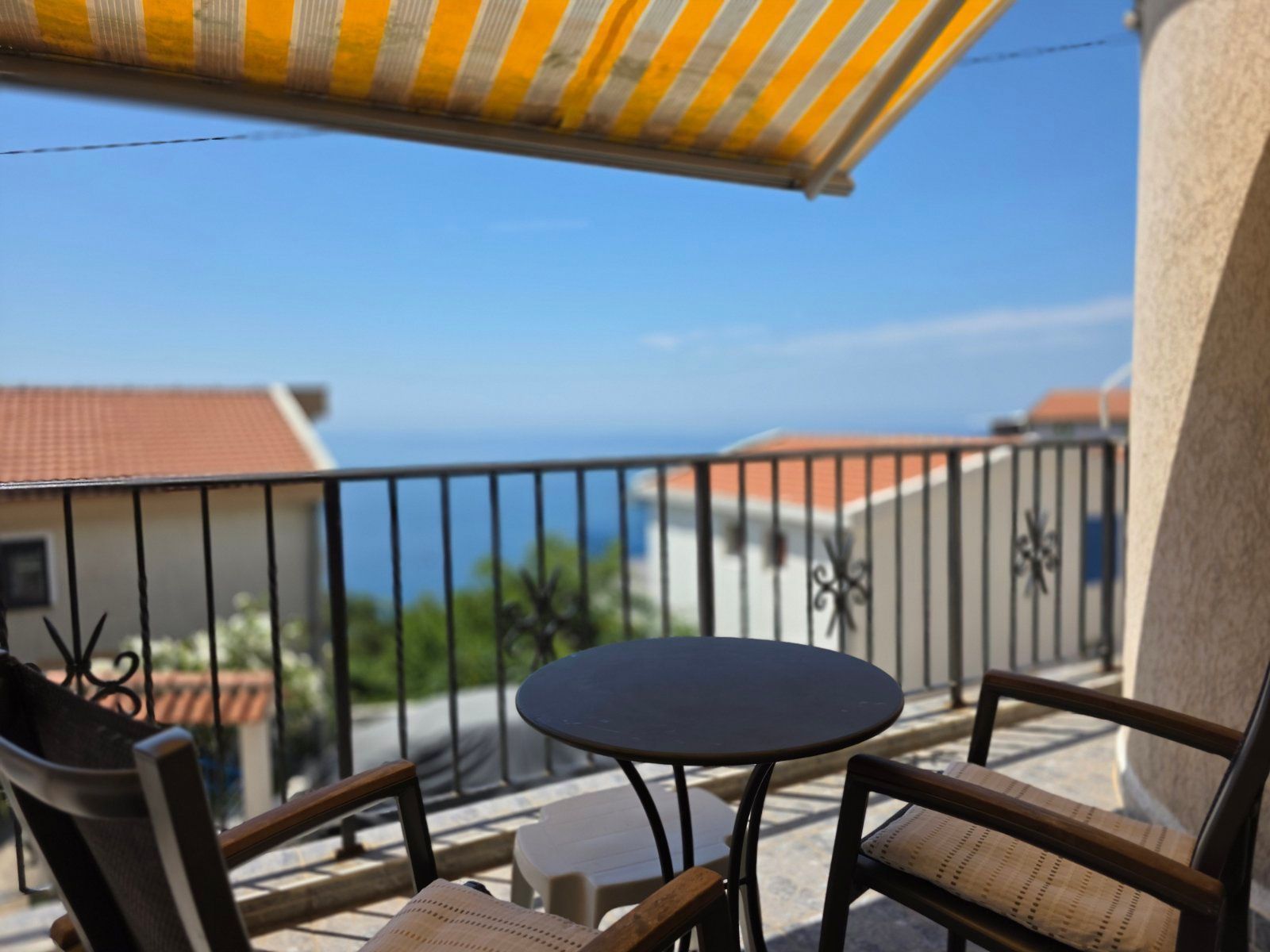 Spacious Two-Bedroom Apartment with Sea View in Seoce, Budva 2