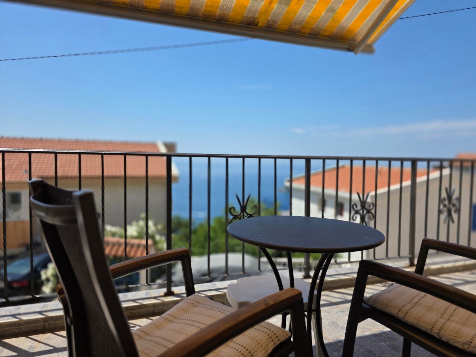 Spacious Two-Bedroom Apartment with Sea View in Seoce, Budva 10
