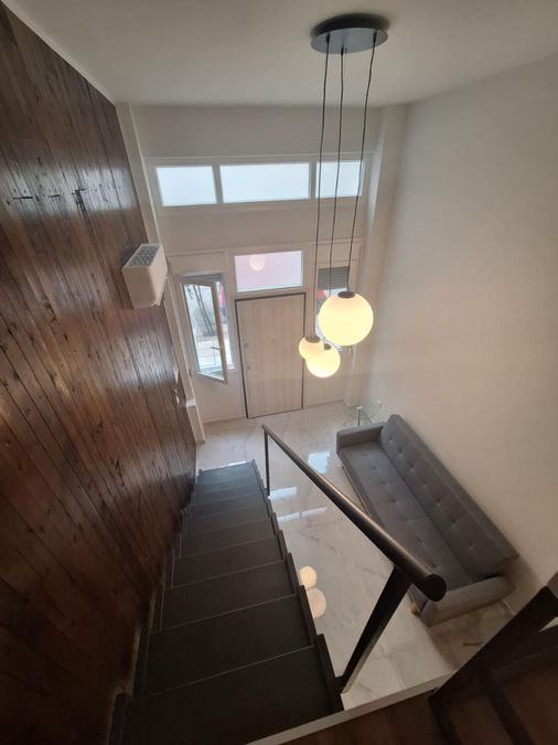 Photo 357430299