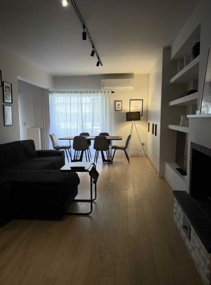 Photo 357630435