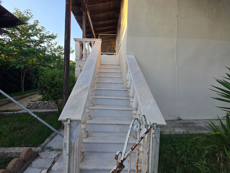 Photo 357692217
