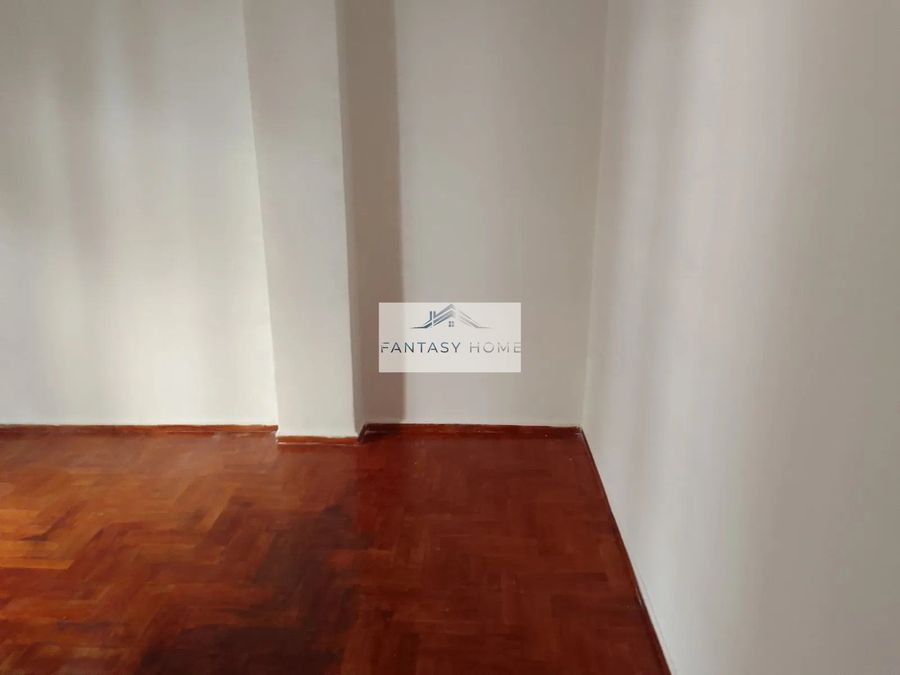 Photo 357710475
