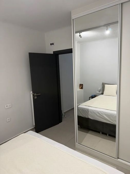 Photo 358700469
