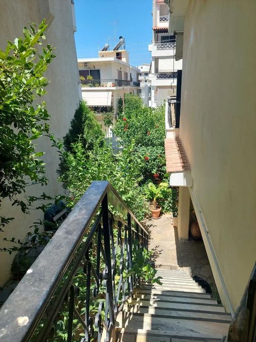 Photo 359490084