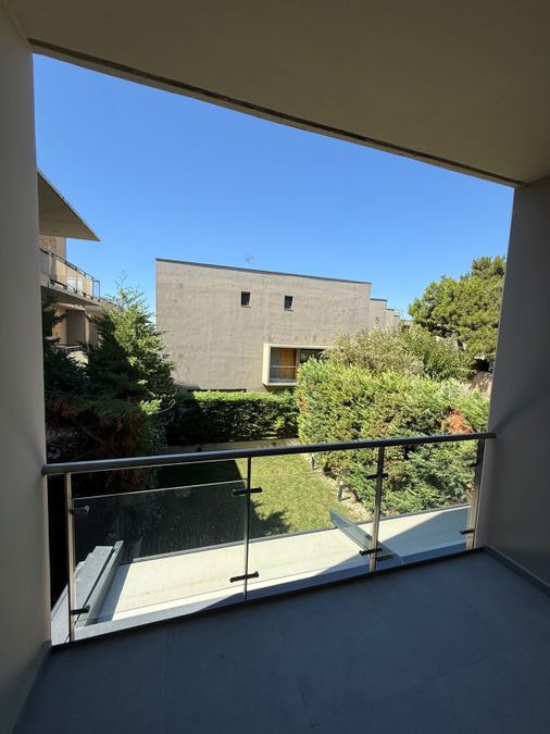 Photo 360100470