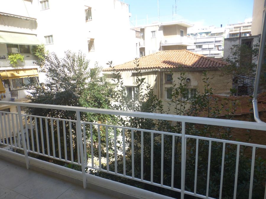 Photo 360192879