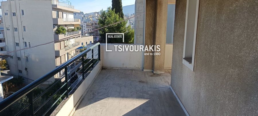 Photo 360296637