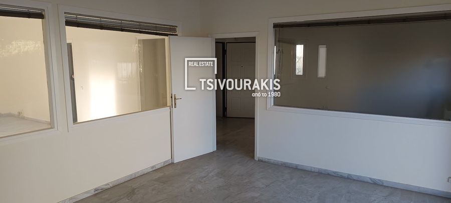 Photo 360296649