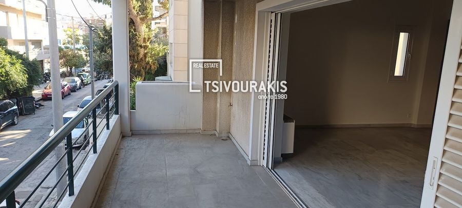 Photo 360296655