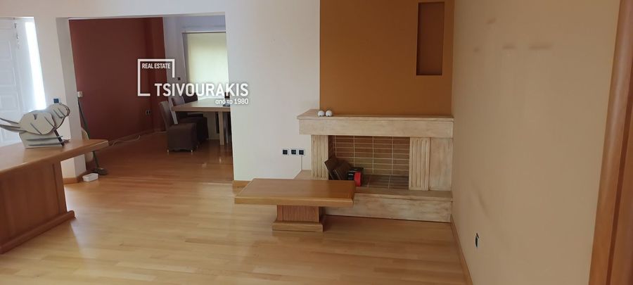 Photo 360296811