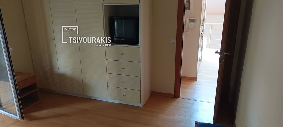Photo 360296817