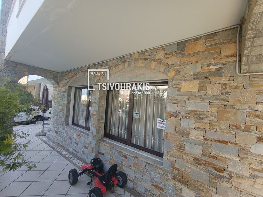 Photo 360297156