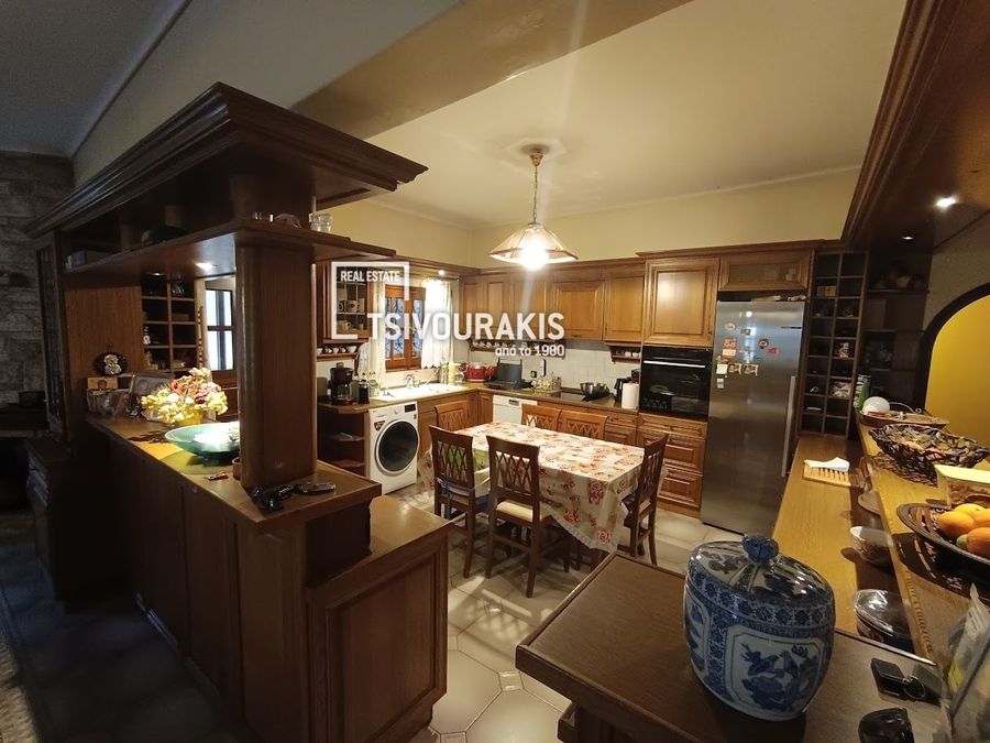 Photo 360297186