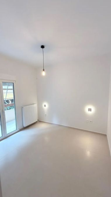 Photo 364105425