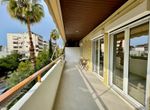 Photo 364773381