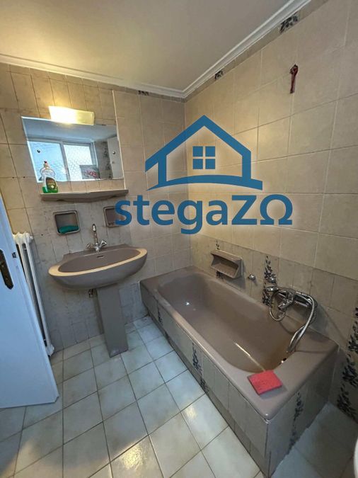 Photo 364845621
