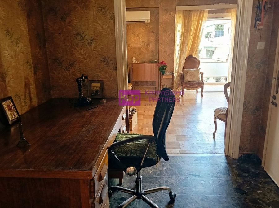 Photo 365372496