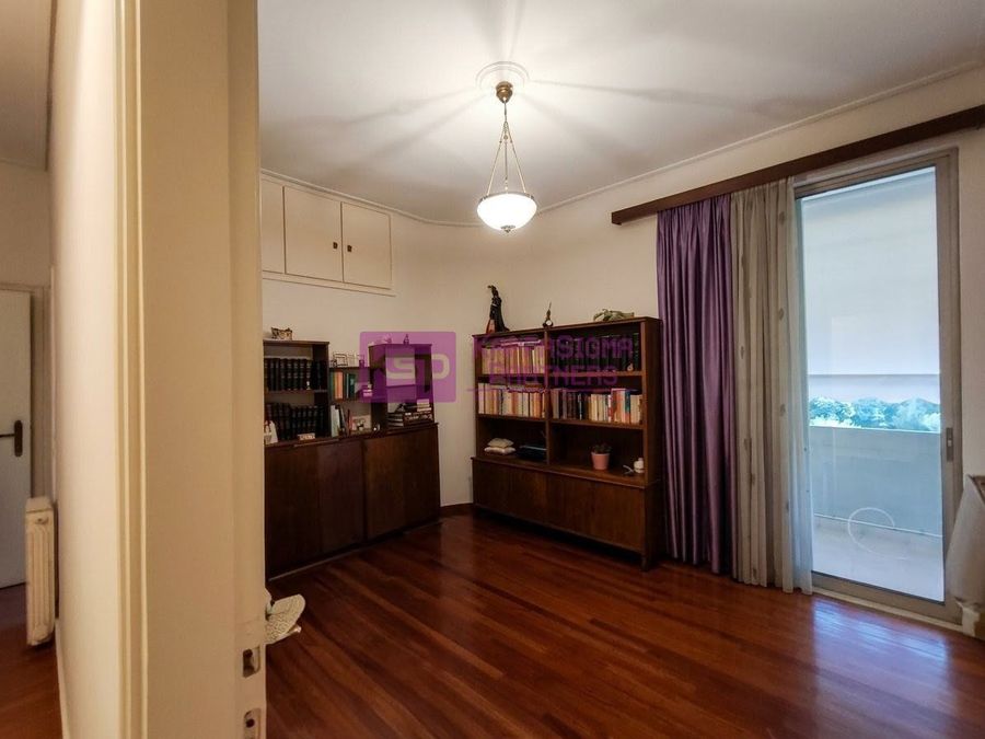 Photo 365378442