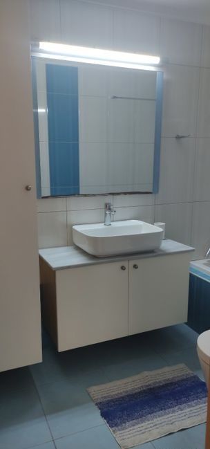 Photo 365688987