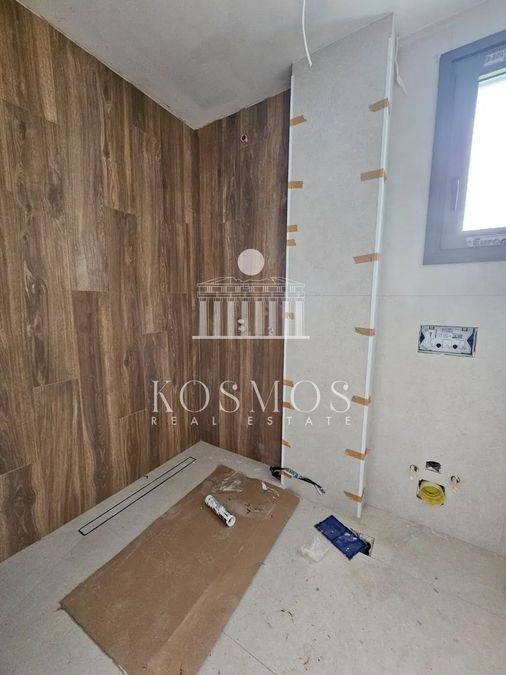Photo 366198213