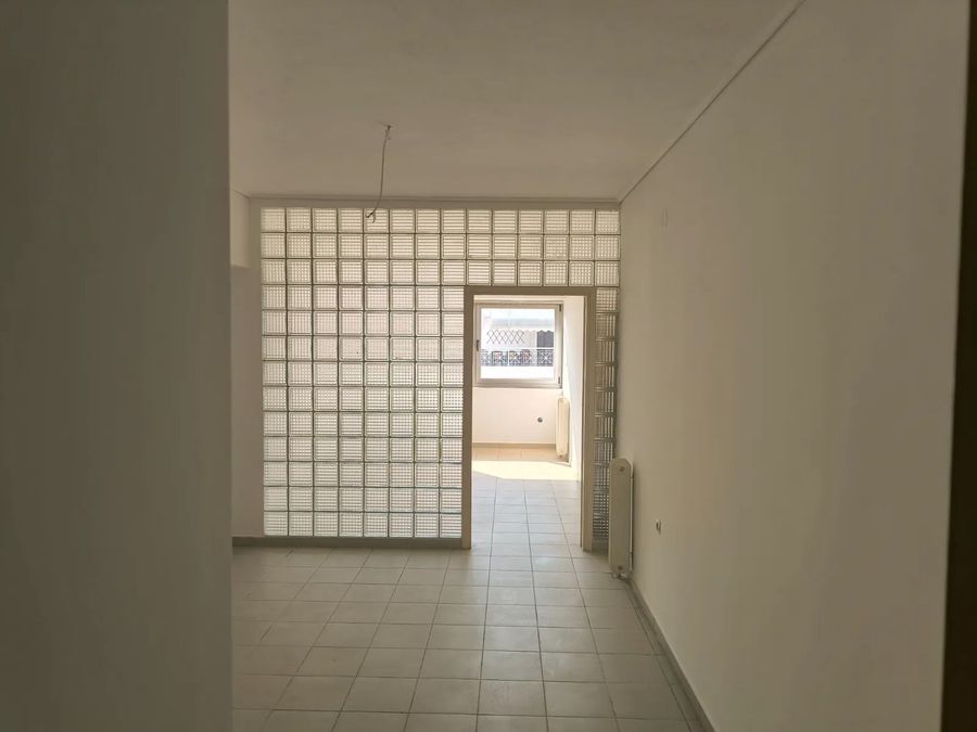Photo 366540990